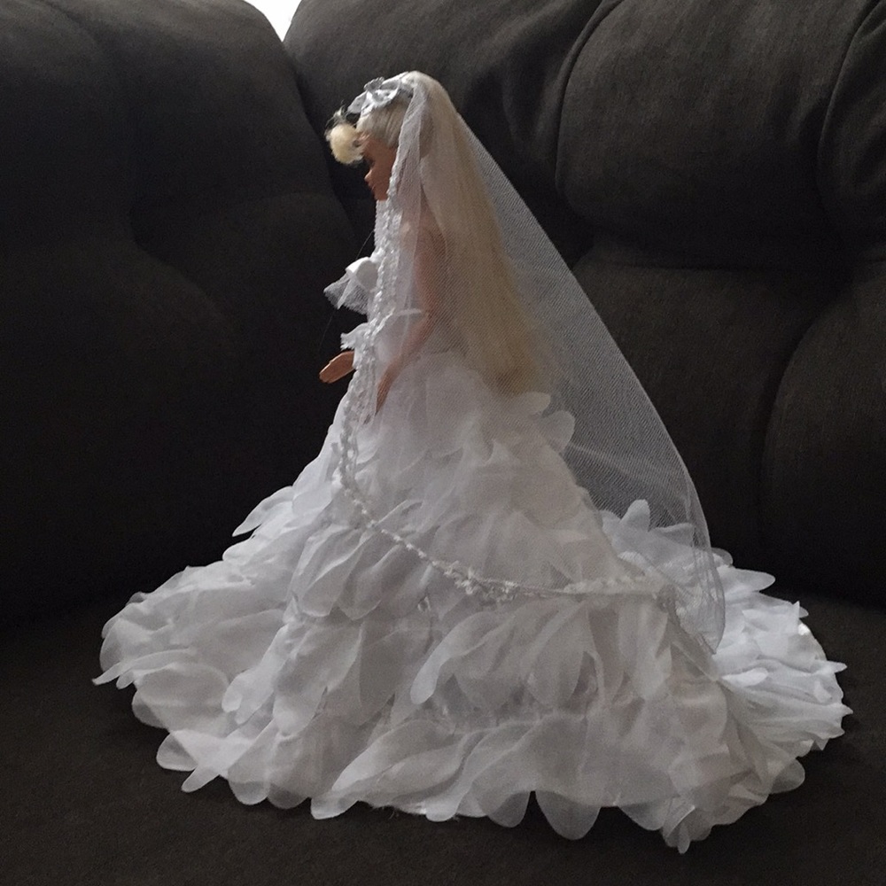 Barbie brides 👰 dress - Picture 4 of 8